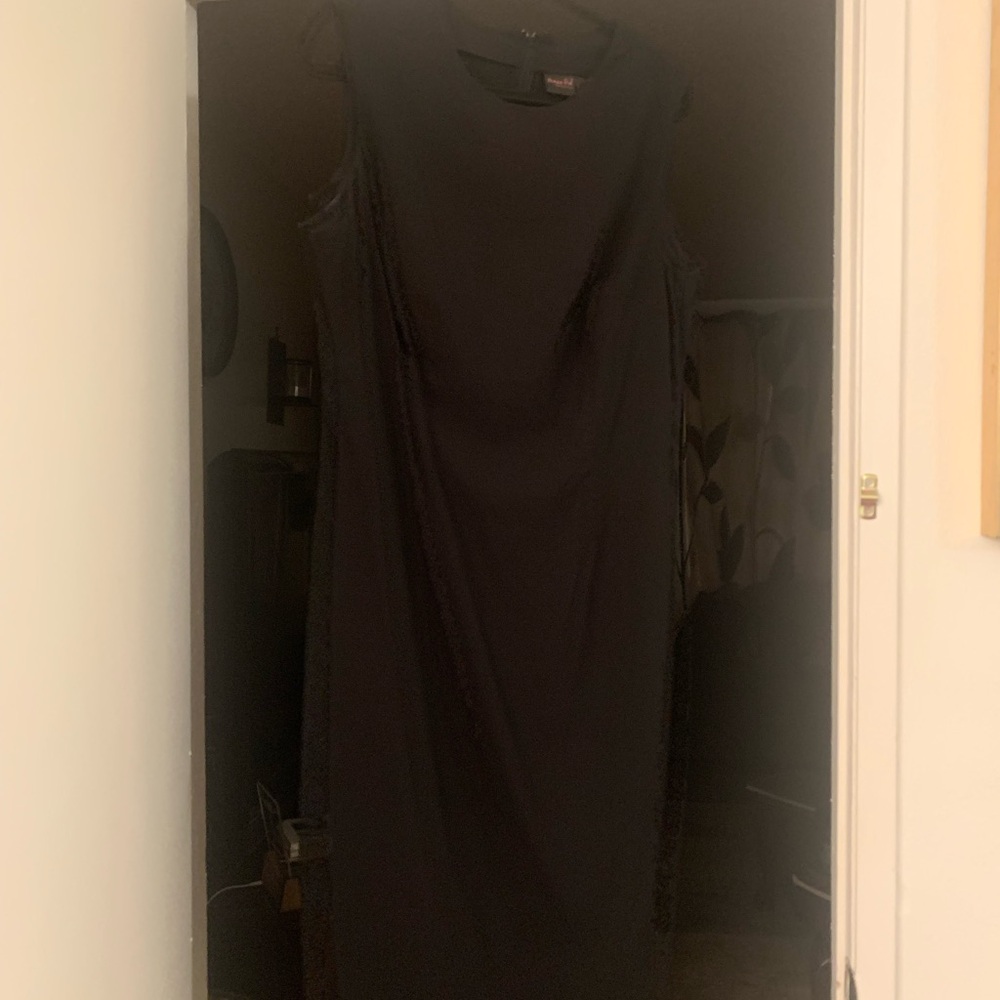Newport News Black Sleeveless Midi Dress